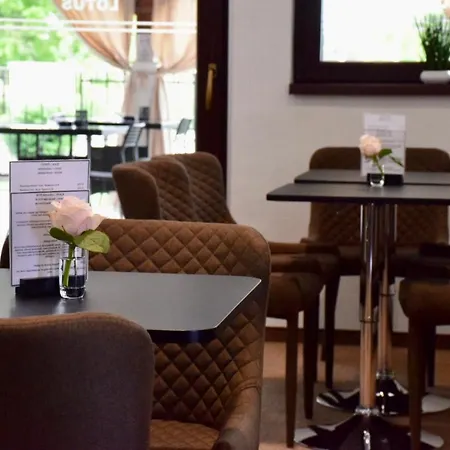 Lotus Hotel 2*